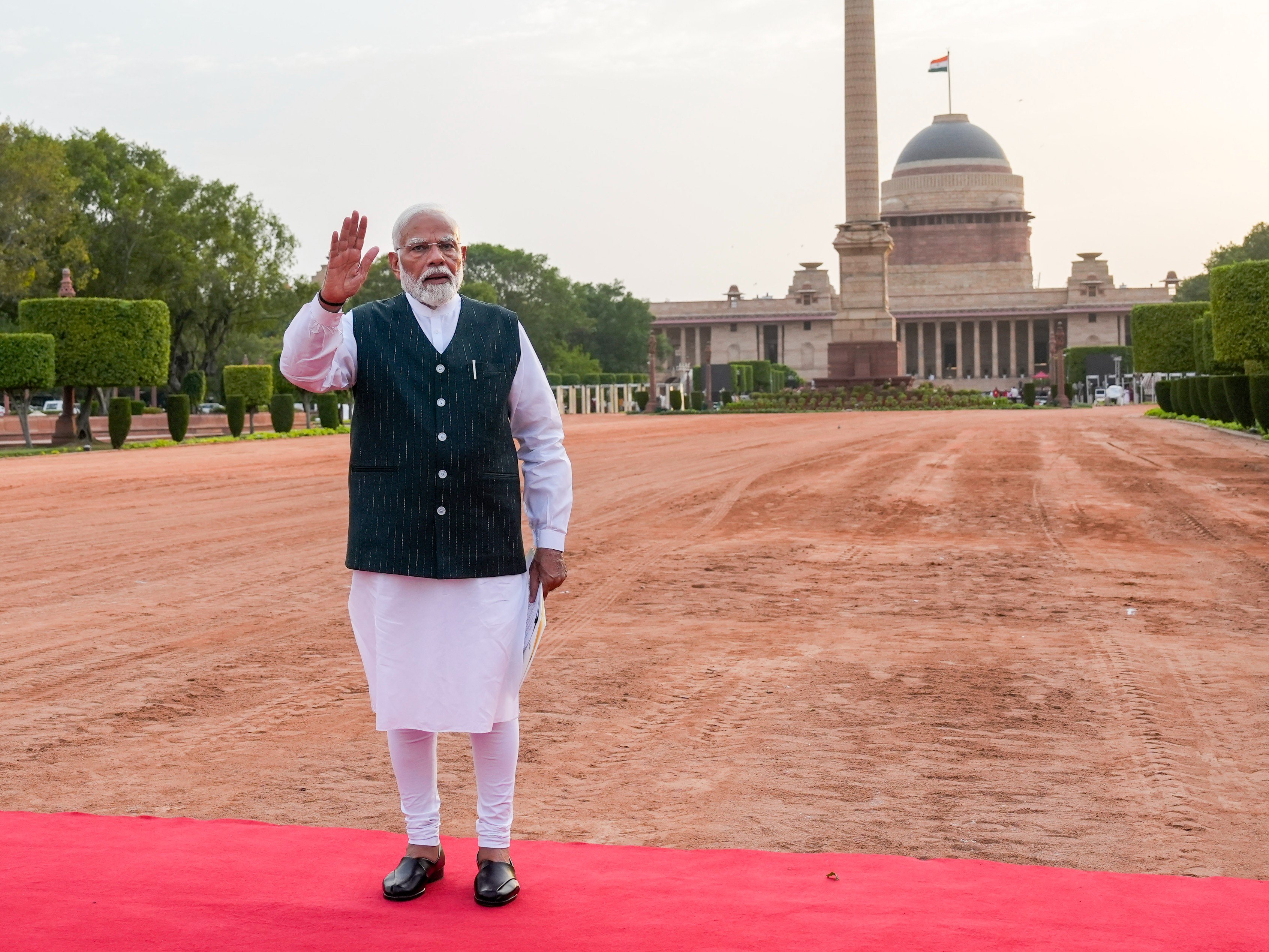 'Prosperity To All': PM Modi, President Murmu Extend New Year Greetings As India Welcomes 2026