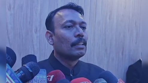 BJP शासन में ब्राह्मणों के अपमान की बात कर अपने पद से इस्तीफा देने वाले अलंकार अग्निहोत्री कौन हैं?