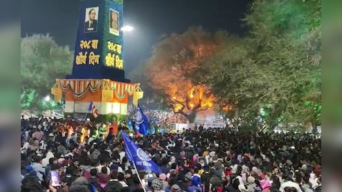 208वां 'शौर्य दिवस'! पुणे के कोरेगांव भीमा में जश्न, रात 12 बजे आतिशबाजी से गूंजा आसमान