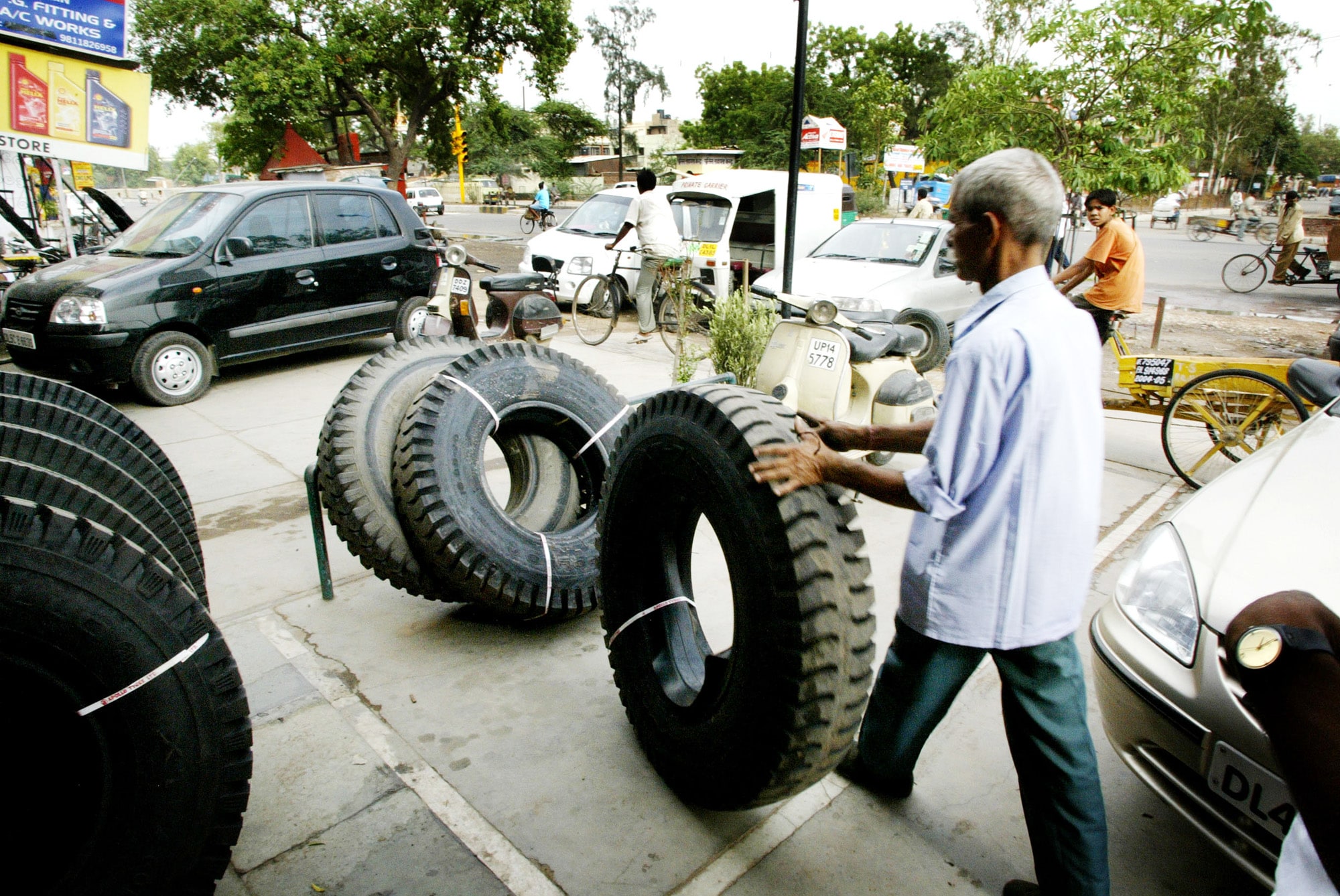 Apollo Tyres&rsquo; Profit Falls On Rise In Rubber Prices
