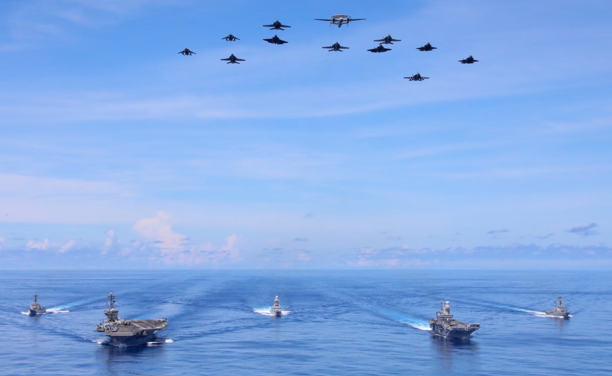 डोनाल्ड ट्रंप ने ईरान को दिए दो टास्क, यहां जानें खाड़ी में अमेरिका ने क्या क्या तैनात किया है