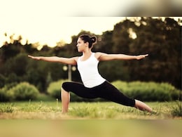 अपनी बेटी से रोज कराएं ये 3 योगासन, बड़े होकर नहीं झेलनी पड़ेंगी कई बड़ी परेशानी