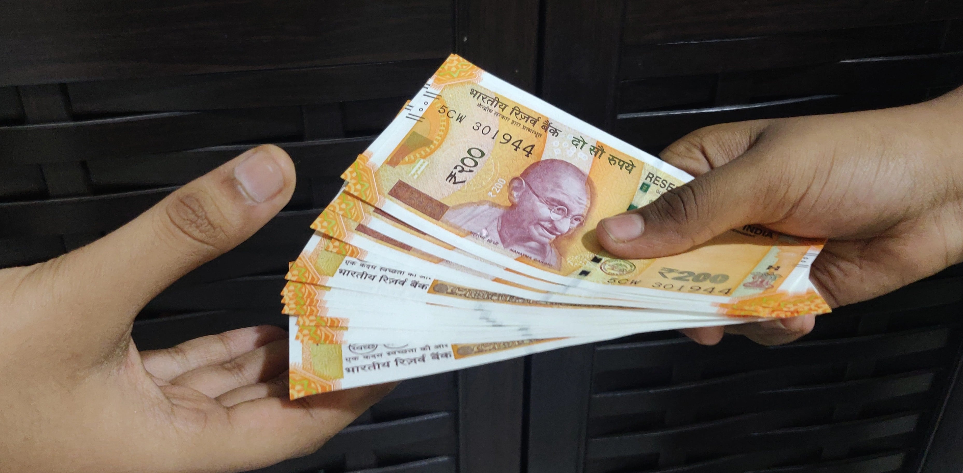 Rupee Drops To Nearly Two-Week Low, Closes Near 86 Against US Dollar