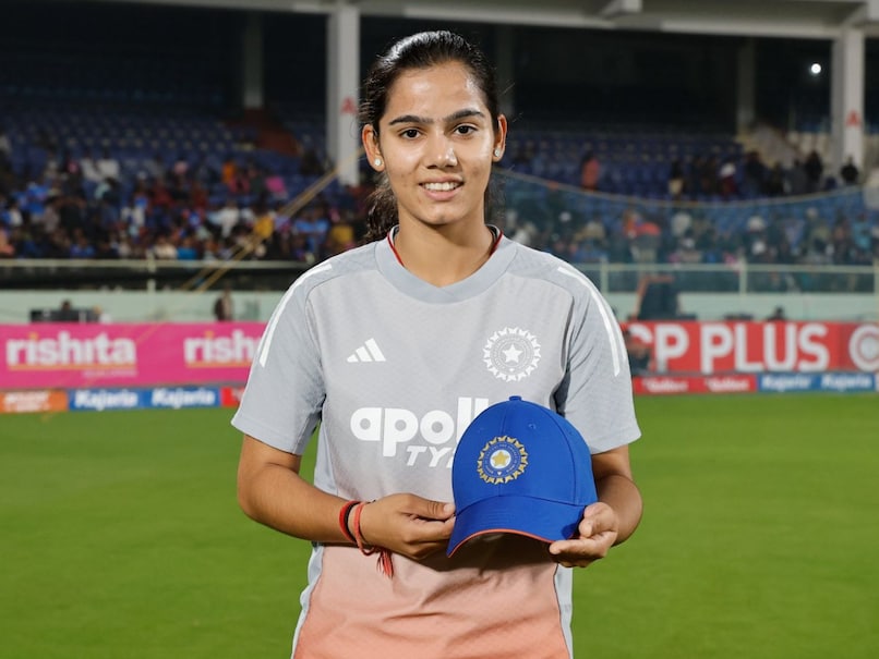 India Hand To Debut To 20-Year-Old Spinner Vaishnavi Sharma In 2nd Women's ODI vs Australia