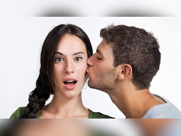 Beard Burn क्या होता है? पार्टनर को Kiss करने के बाद ये लक्षण दिखें तो तुरंत हो जाएं सतर्क