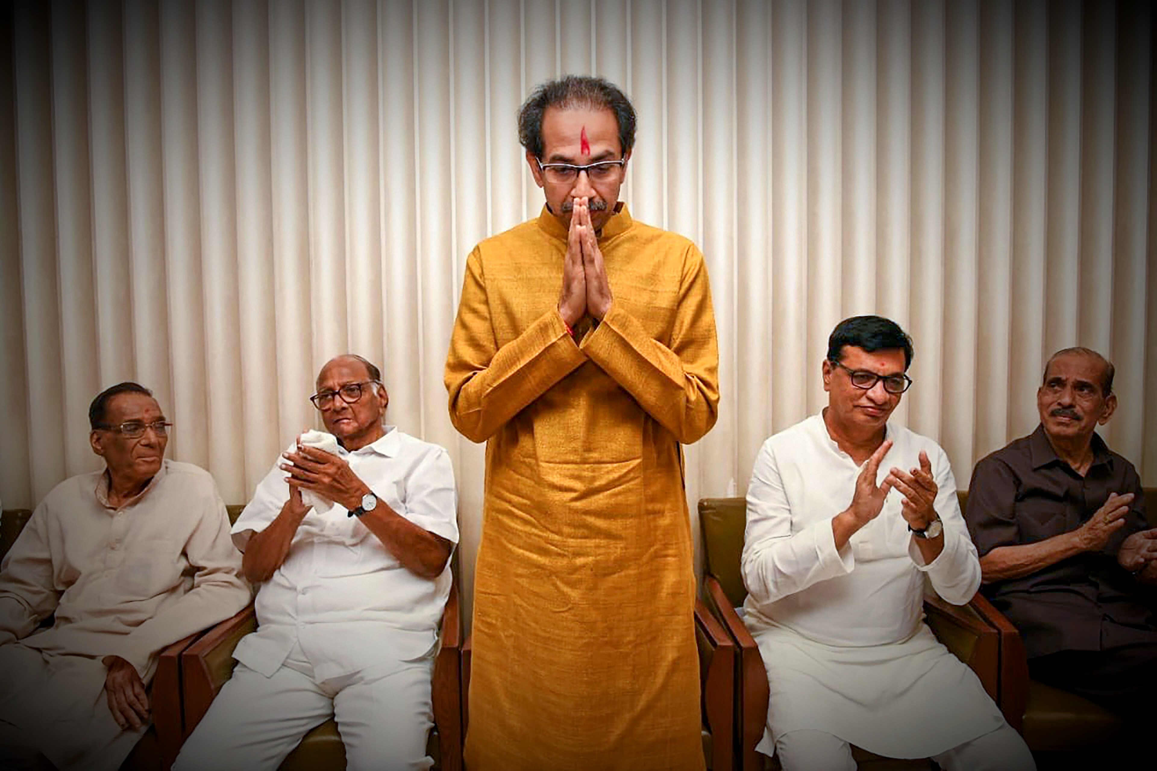 Maharashtra Government Formation: Fadnavis Resigns, Uddhav Thackeray Set To Become Chief Minister