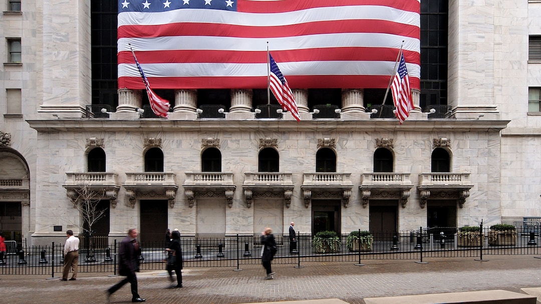 US Stock Market Today: Wall Street Heads For Weekly Decline As S&P 500, Dow Jones Falter; Intel Slumps 15%