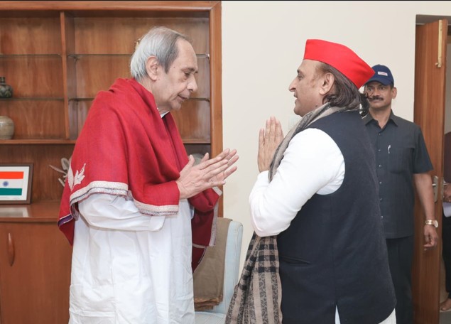 अखिलेश यादव नवीन पटनायक से मिले, यूपी चुनाव से पहले दोनों की मुलाकात अहम क्यों?