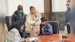 लव मैरिज के बाद परिवार का सामाजिक बहिष्कार! पीड़ित ने कलेक्टर से लगाई इंसाफ की गुहार