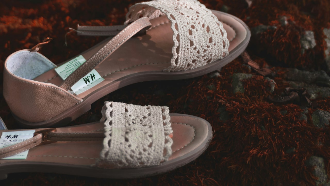 7 Sandal Picks For Long Standing Hours For Women