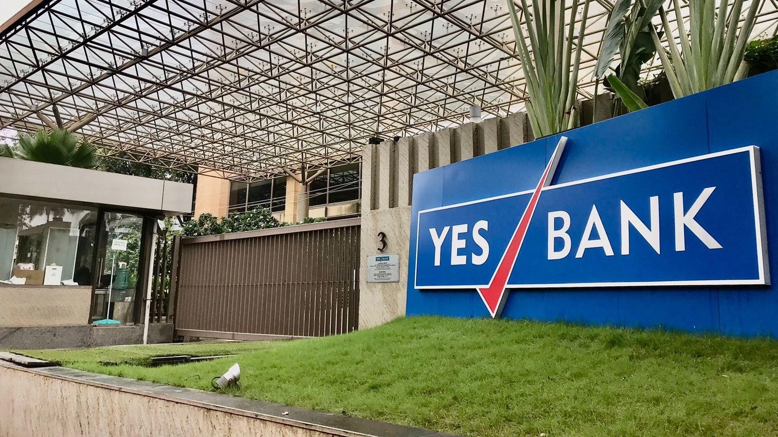 Supreme Court Restores Yes Bank AT-1 Bondholders' Rights, Questions Rs 8,415 Crore Write-Down