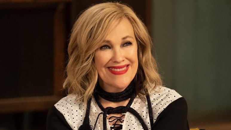 Catherine O'Hara Lived With Situs Inversus. What The Genetic Organ-Placement Condition Means