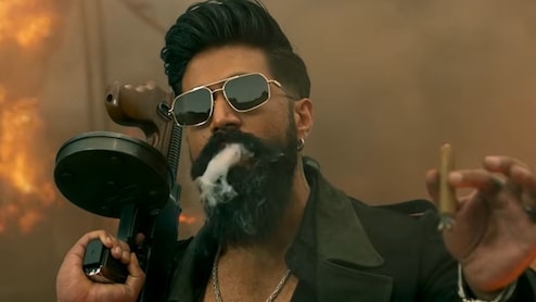 यश की 'टॉक्सिक' पर विवाद, आप महिला विंग ने कर्नाटक महिला आयोग में दर्ज कराई शिकायत, टीजर के इंटीमेट सीन पर उठाए सवाल