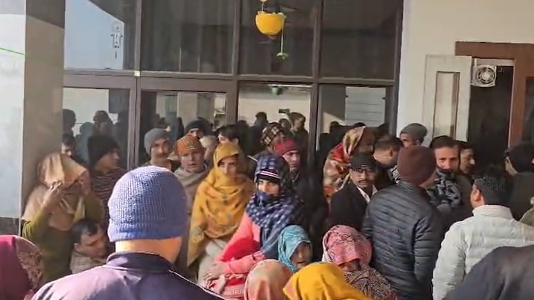 यूपी के सहारनपुर में एक कमरे में गोलियों से छलनी मिले 5 शव, जांच में जुटी पुलिस, इलाके में दहशत