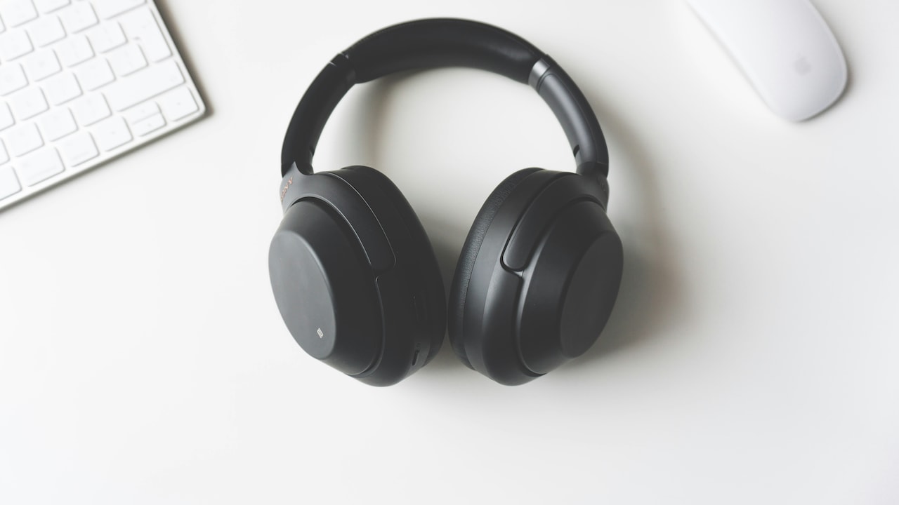 Why Headphones Hurt After 30 Mins And How To Fix Clamp Force Discomfort Why Headphones Hurt After 30 Mins And How To Fix Clamp Force Discomfort