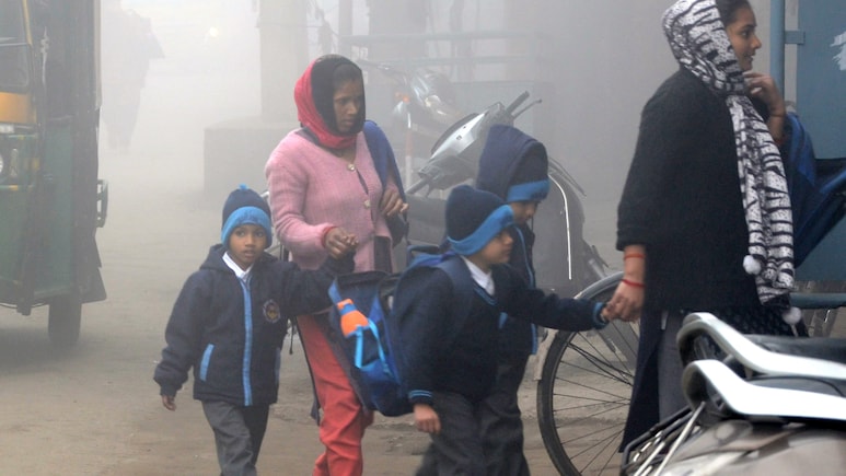 Schools Closed: शीतलहर का कहर, 10 जनवरी तक स्कूल बंद; एमपी के 3 जिलों में कक्षा 8वीं तक की छुट्टियां