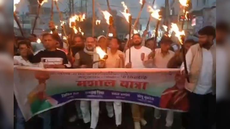 शंकराचार्य अविमुक्तेश्वरानंद के अपमान का एमपी में विरोध; उज्जैन, नीमच और जबलपुर में प्रदर्शन&nbsp;