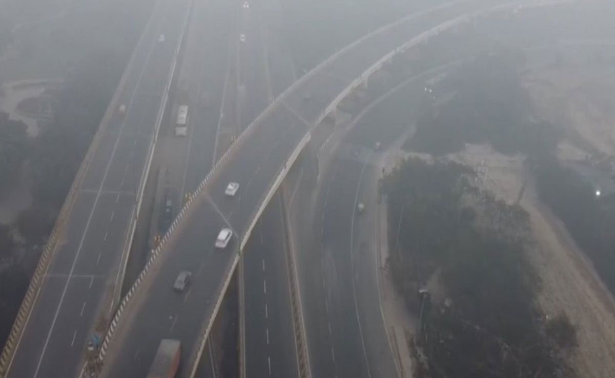 Double Trouble For Delhi: 'Poor' AQI, Yellow Alert For Dense Fog, Cold Wave