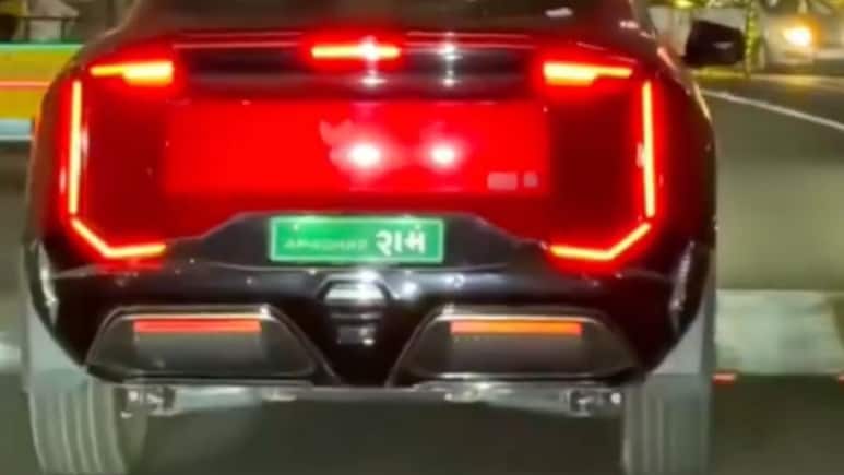 शख्स ने गाड़ी की नंबर प्लेट को कस्टमाइज कर लिखवाया 'राम', इंटरनेट पर वायरल हुआ वीडियो, लोग बोले &ndash; भाई ने दिल चुरा लिया