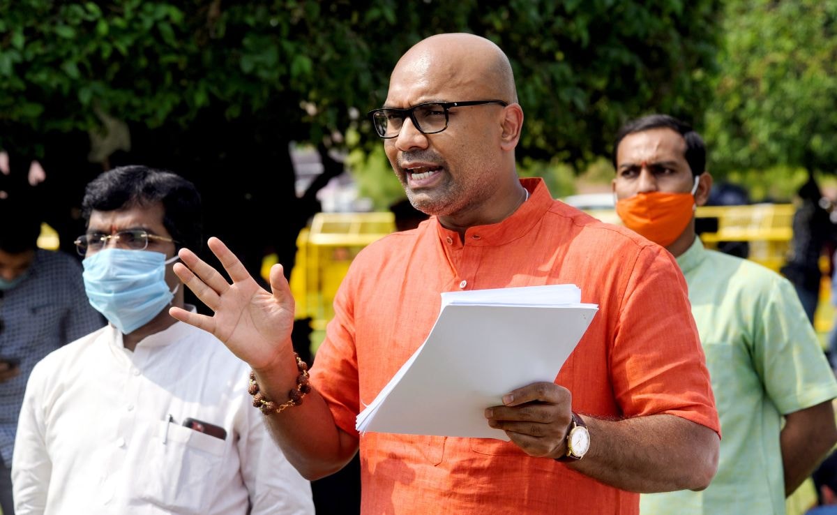 BJP's 'Kashmir-Style Exodus' Jibe At Telangana Government Over Temple Attacks