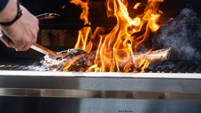 नहीं है रसोई में गैस, LPG सिलेंडर की किल्लत के बीच इंडक्&zwj;शन के अलावा क्&zwj;या हैं खाना बनाने के दूसरे ऑप्शन