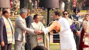 Rahul Gandhi Sets Aside Assamese 'Gamosa' At Rashtrapati Bhavan Reception