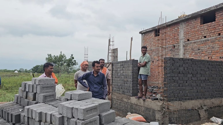 PM Awas: लक्ष्य से पीछे चल रहा है बेमेतरा जिला, नाराज जिपं सीईओ ने 21 अफसरों को नोटिस जारी कर मांगा जवाब