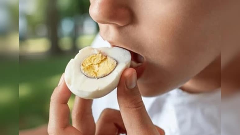 सर्दियों में रोजाना अंडा खाने से क्या होता है? इन लोगों को करना चाहिए इसका सेवन