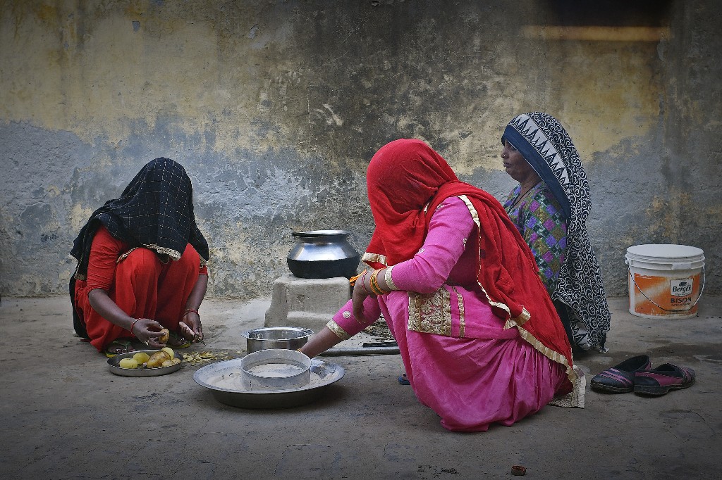 Union Budget 2018: Ujjwala Scheme Expands Ambit; To Provide Free LPG Connection To 8 Crore Women