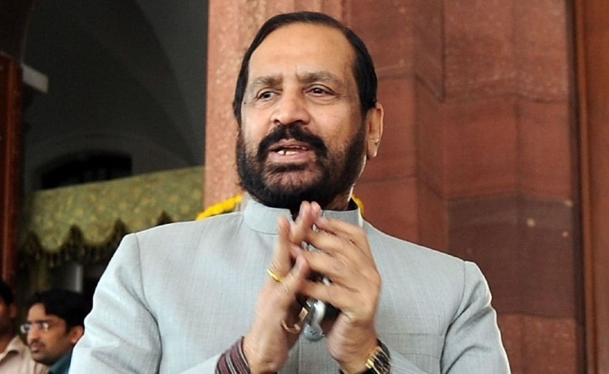 Senior Congress Leader Suresh Kalmadi Dies At 81
