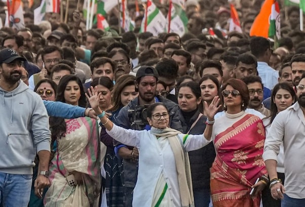 कितनी पढ़ी-लिखी हैं पश्चिम बंगाल की सीएम ममता बनर्जी? ऐसे हुई राजनीतिक करियर की शुरुआत