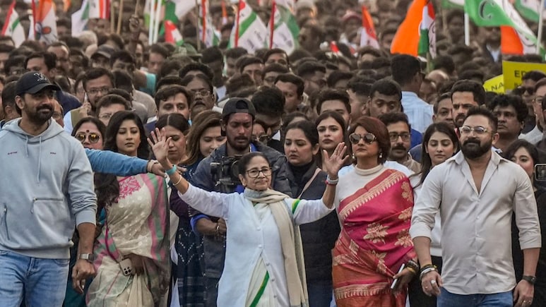 कितनी पढ़ी-लिखी हैं पश्चिम बंगाल की सीएम ममता बनर्जी? ऐसे हुई राजनीतिक करियर की शुरुआत