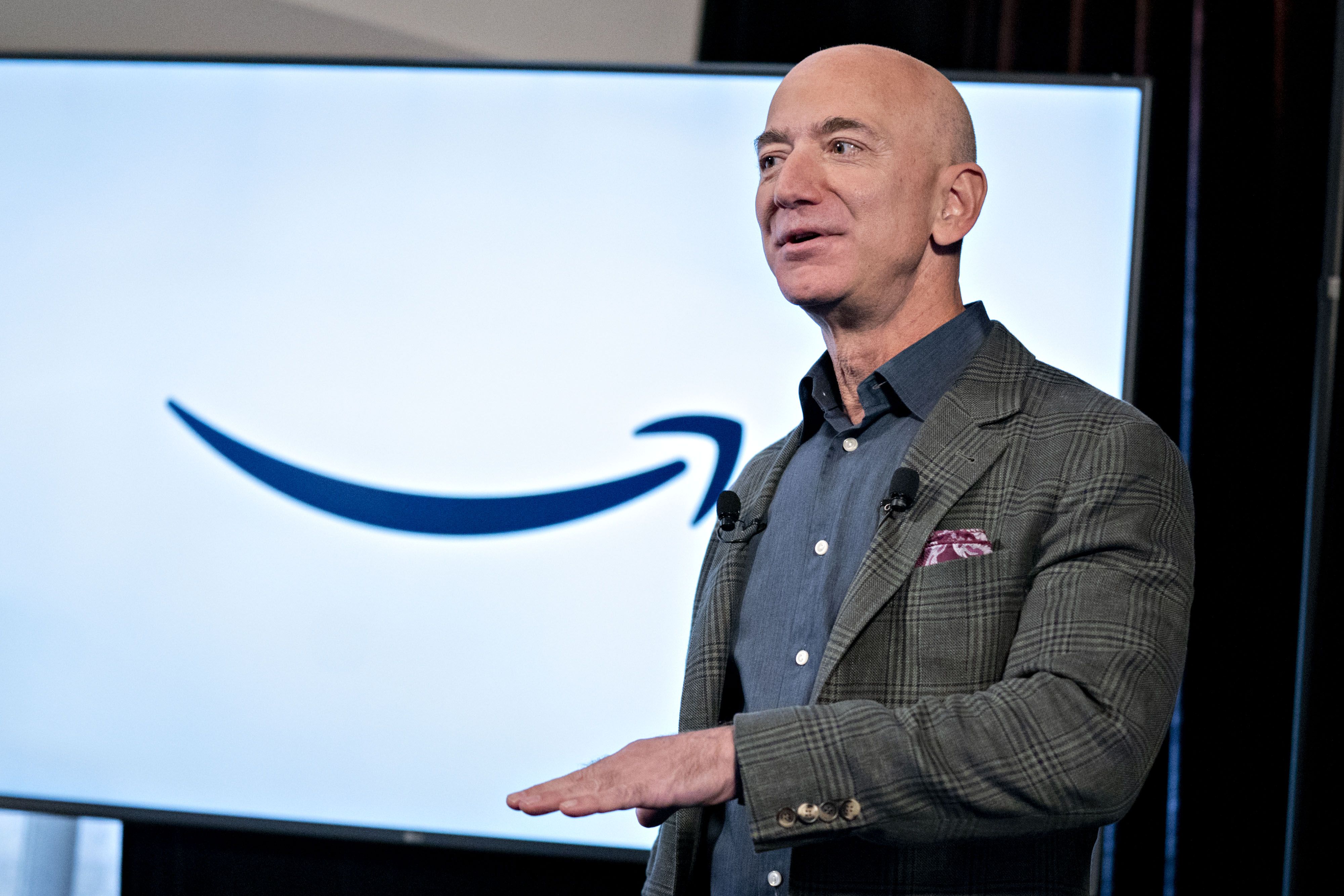 Jeff Bezos Speaks About Amazon’s Failures, Evolution And $1-Billion Investment On Indian SMEs