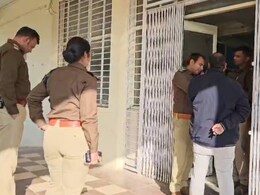 रतलाम में प्रशासन अधिकारियों और पुलिस पर पथराव, हेड कॉन्स्टेबल घायल, वाहनों में तोड़फोड़