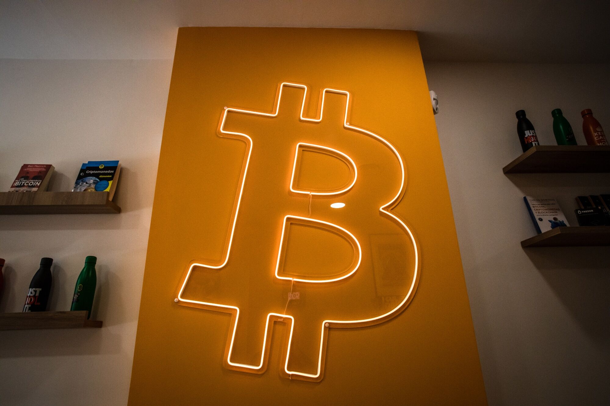 Bitcoin Advances as Optimism Builds About ETF Approval by SEC
