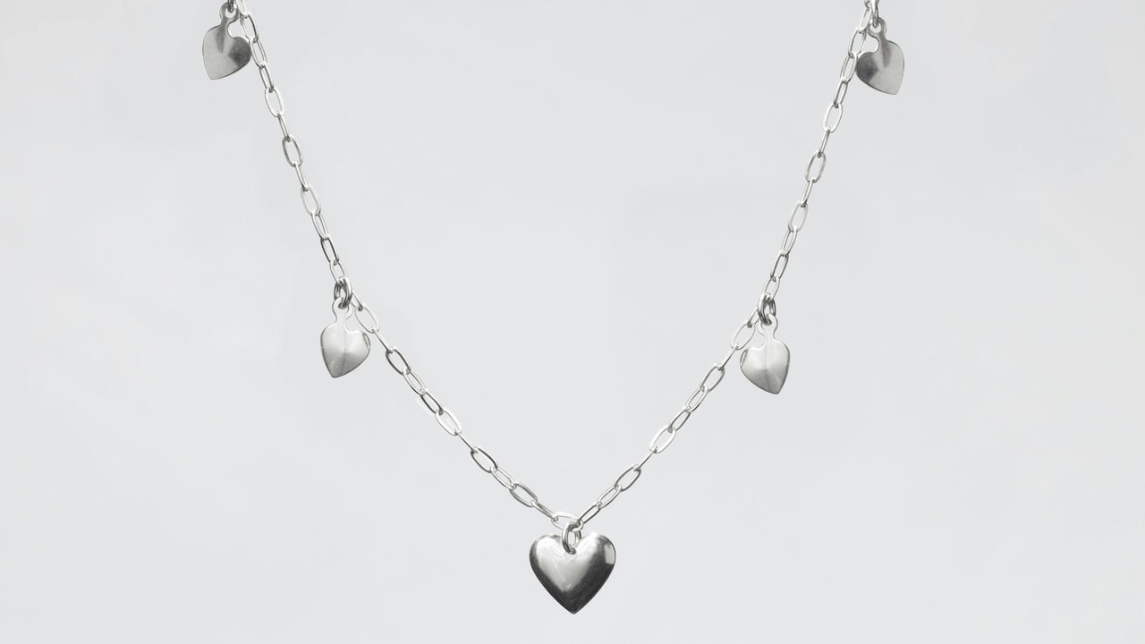 Neckline And Necklace Styling Tips: Matching Rules People Often Overlook