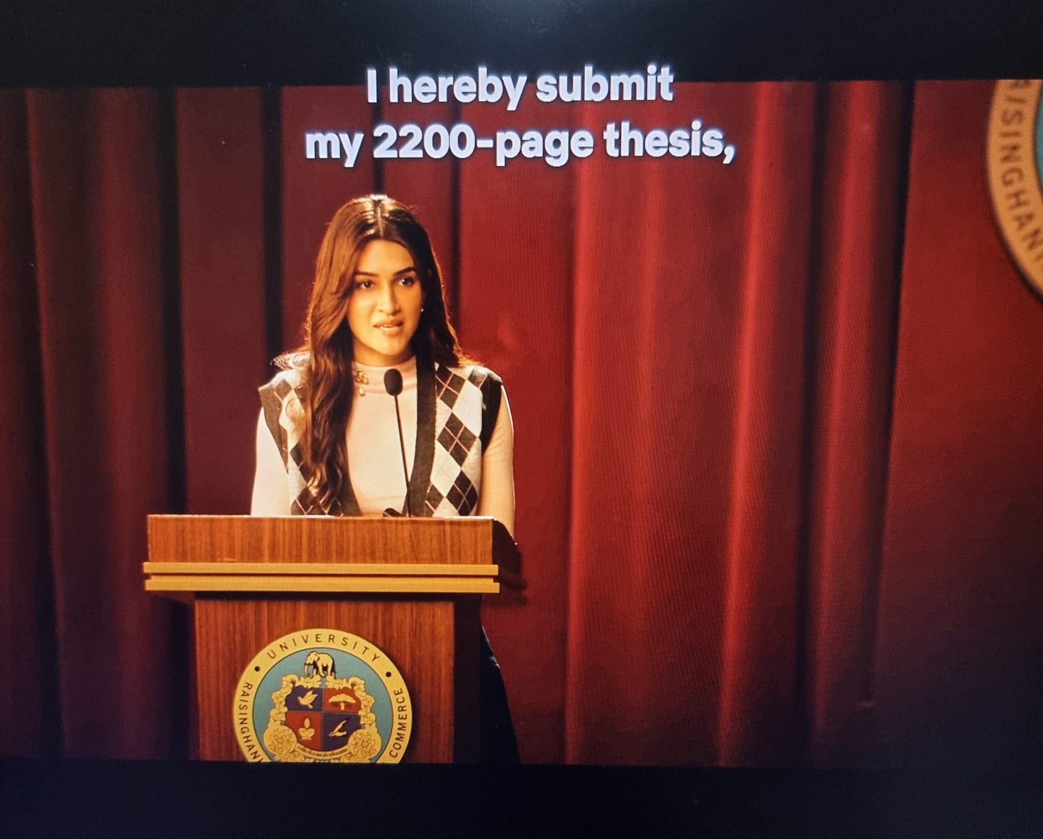 Why PhD Students Are Trashing Kriti Sanon And Dhanush's <i>Tere Ishk Mein</i> Over 2,200-Page Thesis