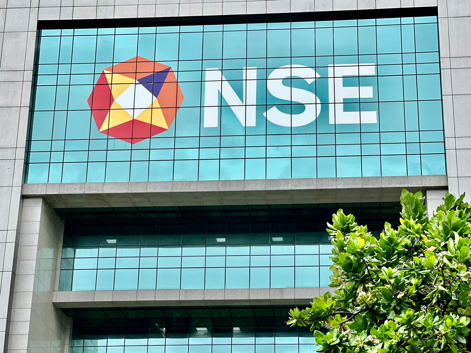 Stock Market Today: Sensex, Nifty Extend Losses To Day Three As HDFC Bank, LTIMindtree Drag