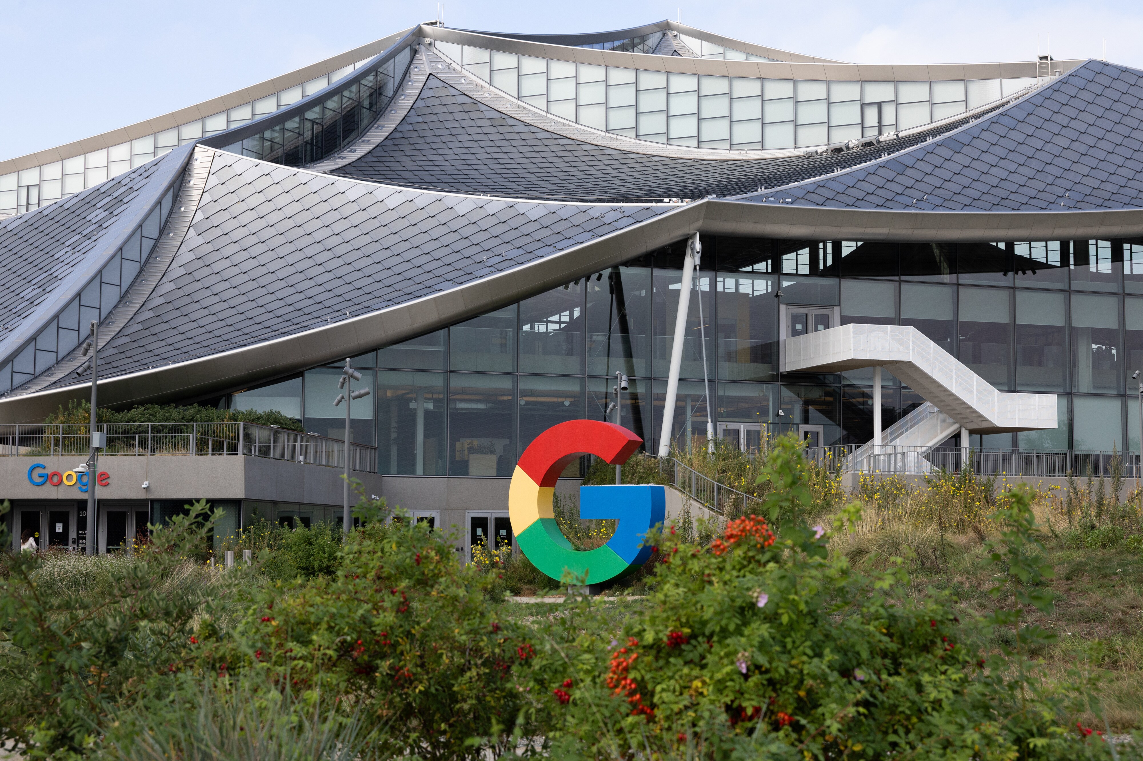 Alphabet Sales Beat Estimates On Google Cloud Unit Growth