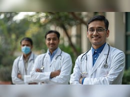 वैष्णो देवी कॉलेज की MBBS मंजूरी रद्द होने के बाद छात्रों का क्या होगा? जानें हर सवाल का जवाब