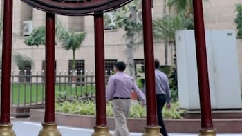 Fed Effect To Rupee Jitters: Five Triggers Building The Case For An RBI Rate Hike Tomorrow