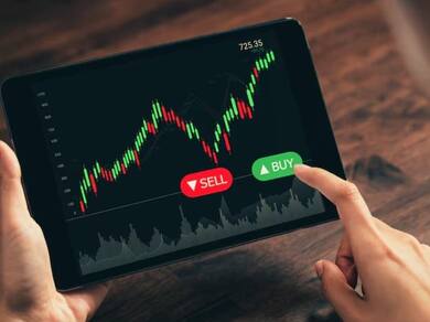 Market Experts' Stock Recommendations: Should You Buy, Sell Or Hold These Stocks Today?