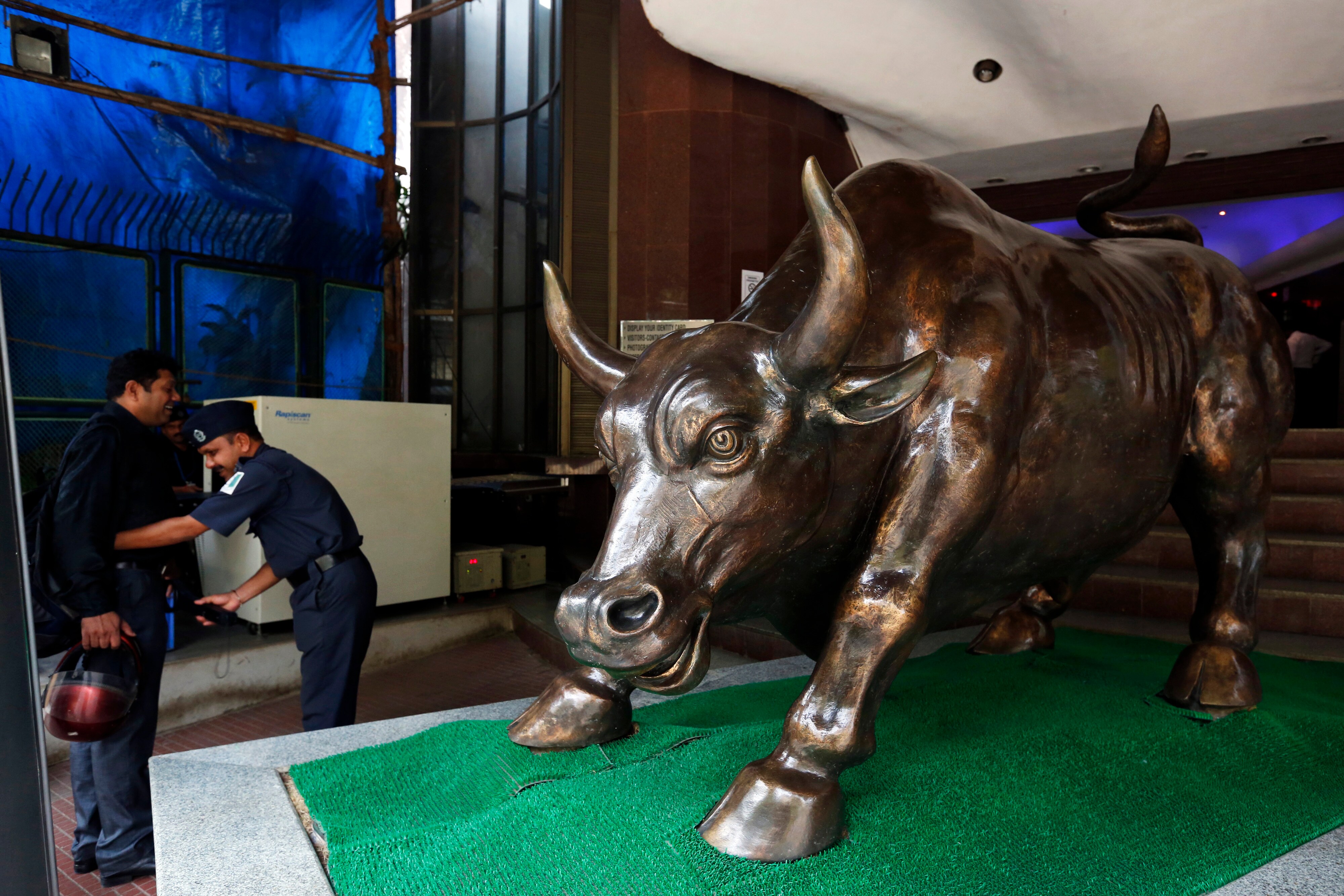 Sensex, Nifty Post Weekly Gains As Traders Shift Focus To Earnings