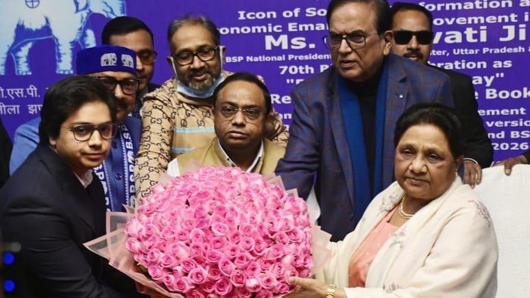 Mayawati Birthday: जन्मदिन पर पुराने अंदाज में दिखीं मायावती, गठबंधन के लिए रखी सवर्ण वोटों वाली शर्त!