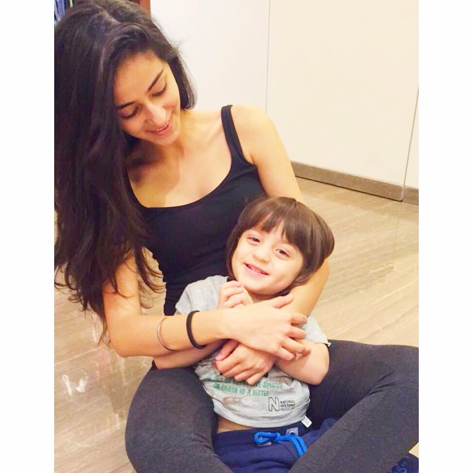 Ananya Panday Holds Shah Rukh Khan's Son AbRam Close In Unseen Pic From 2016
