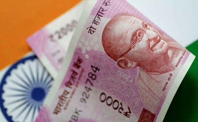 Rupee To Decline To 75 Per Dollar By End-2019, Says Fitch Ratings