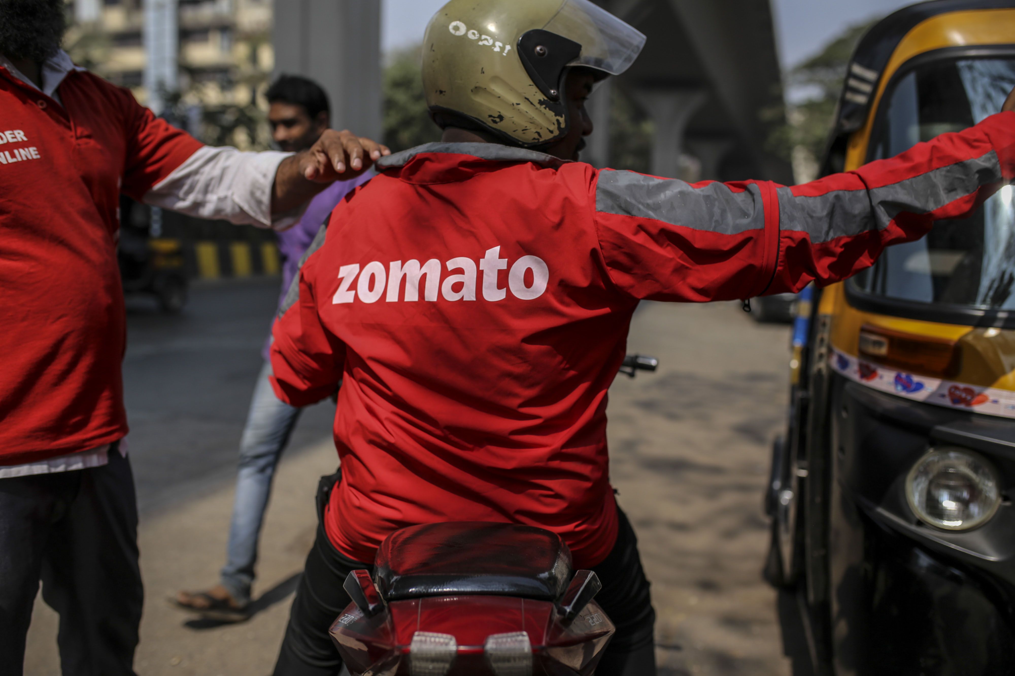 Zomato To Try Grocery Again, This Time With Grofers