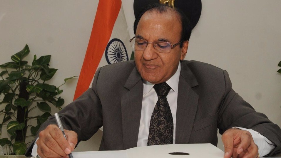 Bad Weather A Reason to Hold Polls in Himachal Before Gujarat: CEC