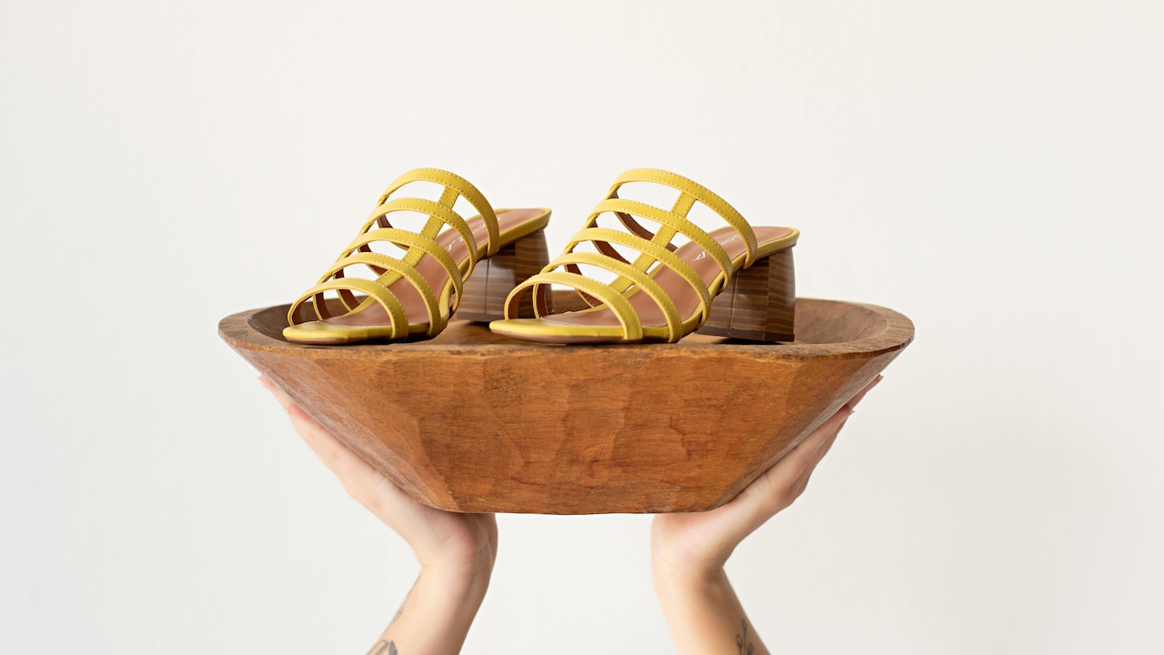 Why Sandal Straps Start Cutting Skin After a Few Hours