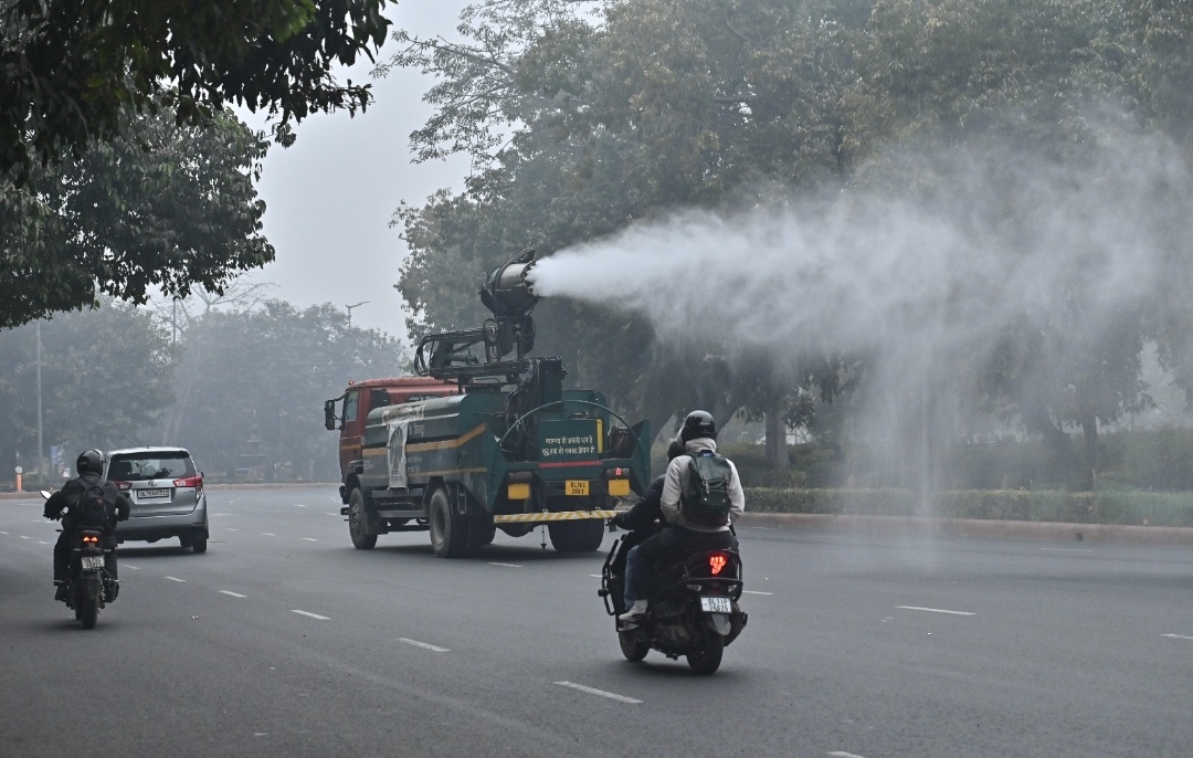 Delhi Records 'Very Poor' Air Quality, Mumbai Sees Unusual Rain On New Year